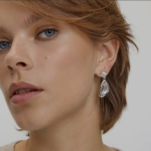 Reitmans Jewelry - Brand new Reitmans' earrings with pendants